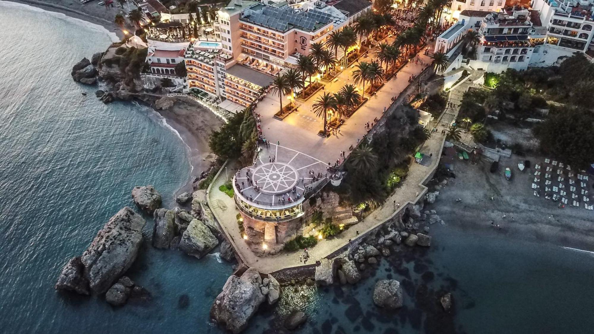 Renovated Apartment On Beachside With Pool Nerja Exterior foto