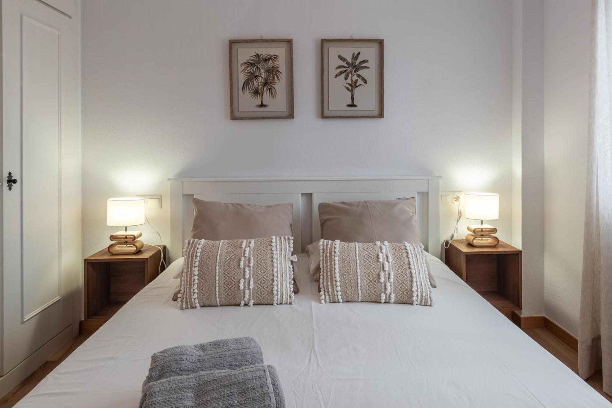 Renovated Apartment On Beachside With Pool Nerja Habitación foto