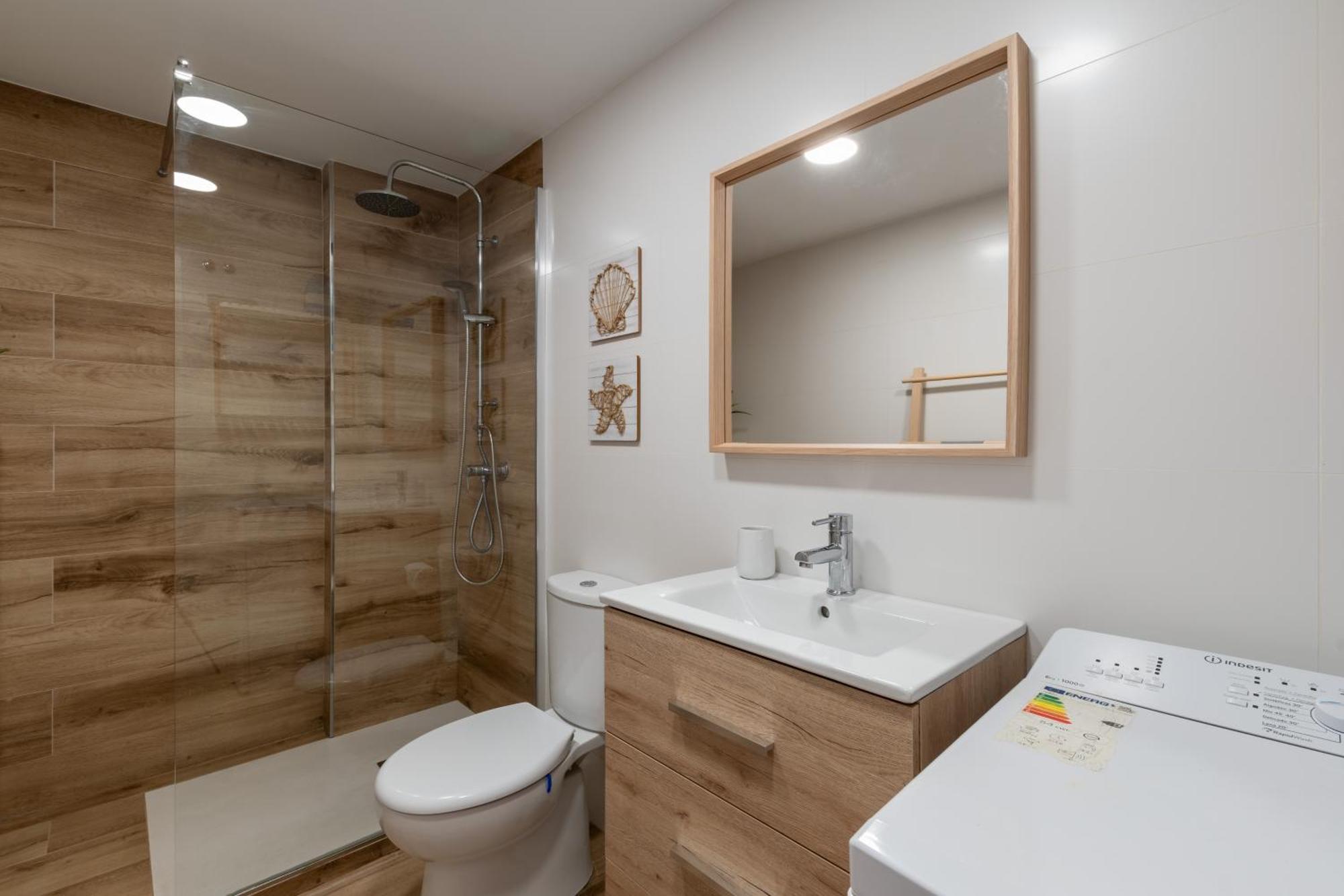 Renovated Apartment On Beachside With Pool Nerja Habitación foto